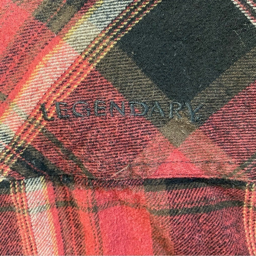 Legendary Whitetails Flannel Shirt Mens Med Red Black Plaid Button Down Cotton - Picture 7 of 12